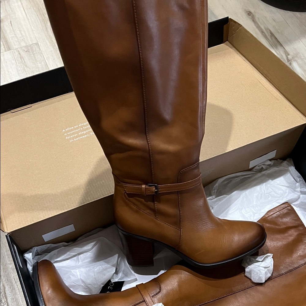 Naturalizer Kalina Heeled Boots. Size 7.5. Wide calf. New in box.